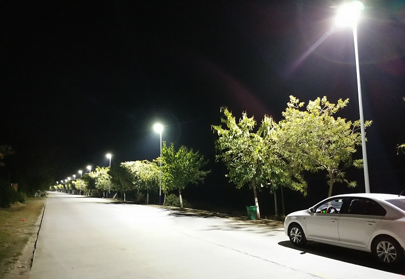 太陽能路燈廠家揭秘：光控與時控技術