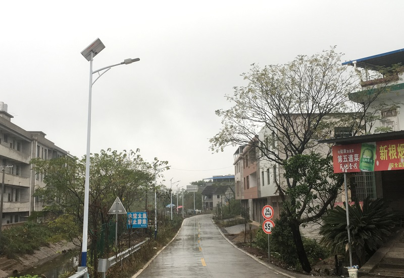 維護(hù)市政太陽(yáng)能路燈的地下電纜防護(hù)層