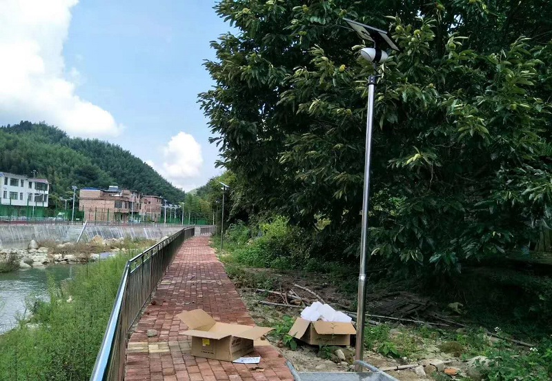 分析太陽能平板燈的光電轉換效率衰減原因